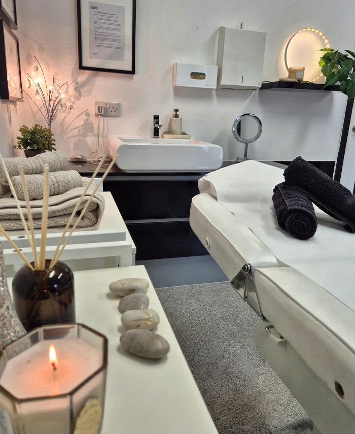 aura-facial-aesthetics-room